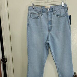 NWT Universal Thread High Rise Skinny Jeans Size 12/R Light Blue